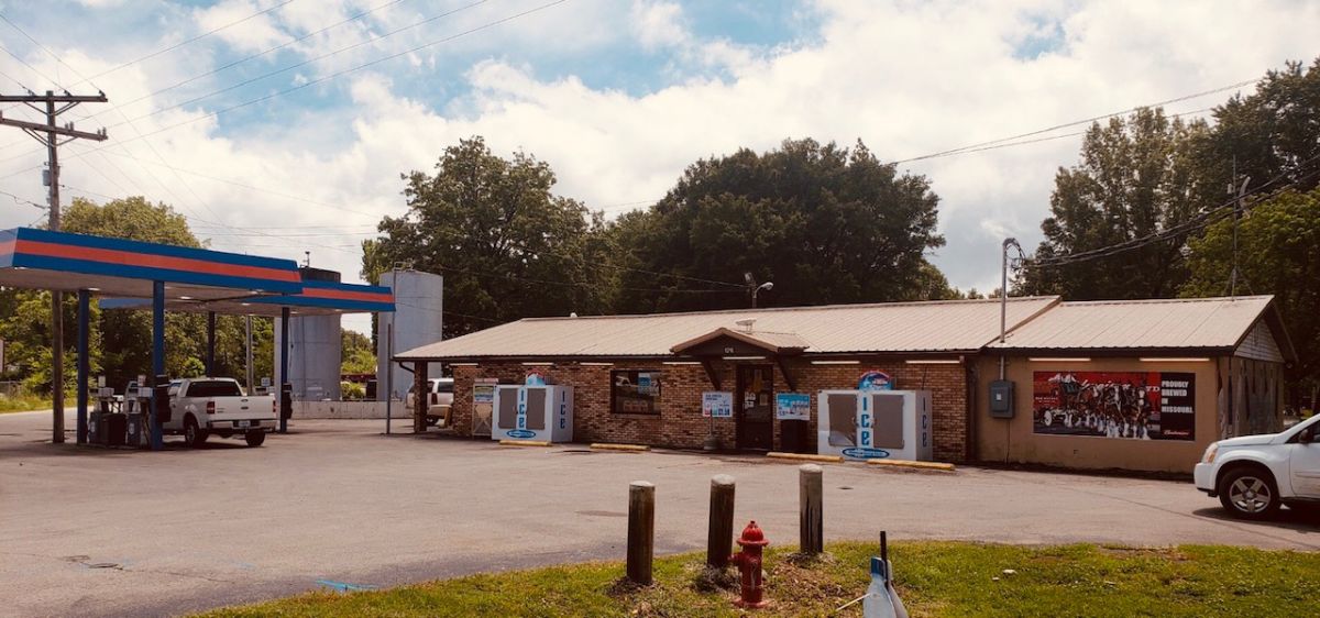 MunchNPump Convenience Stores