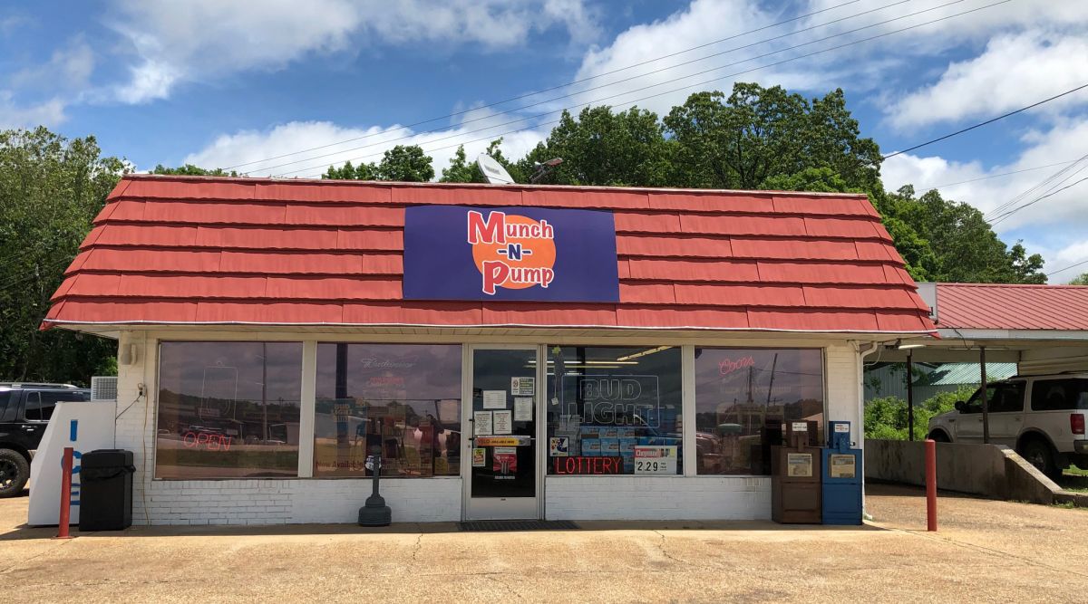 MunchNPump Doniphan Town Doniphan, MO