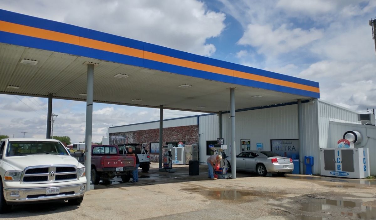 MunchNPump Convenience Stores